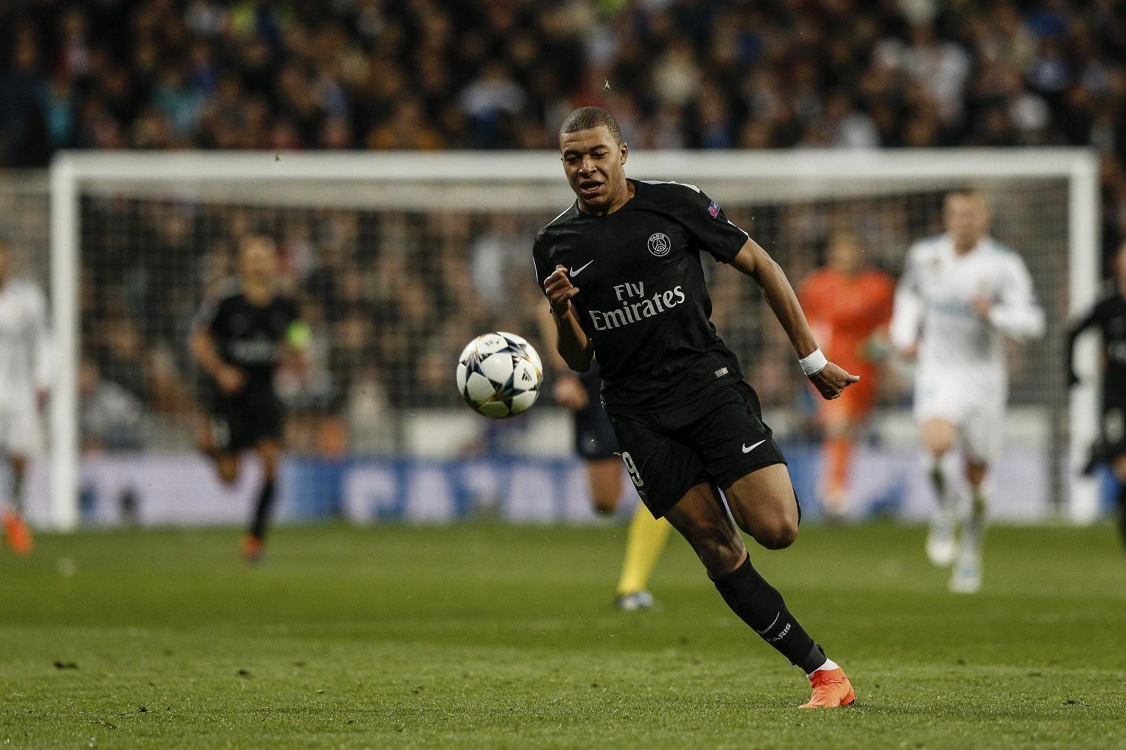 法官贾奇季后赛11安7得分，表现位列前八（贾奇季后赛斩获11支安打7次得分，综合表现跻身前八）