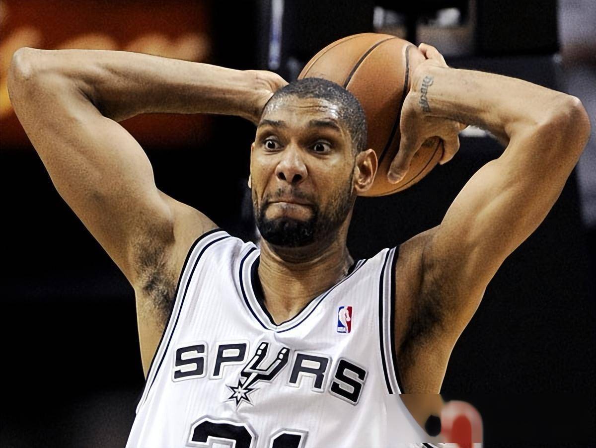 英超历史曾有7名球员节礼日戴帽：亨利、贝巴、贝尔、凯恩在列（英超历史上节礼日完成帽子戏法的球员共有7人：亨利、贝巴、贝尔、凯恩在列）