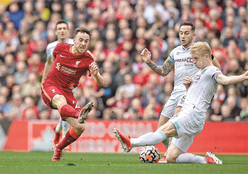 环足奖年最佳男足俱乐部候选：巴黎、切尔西、巴萨、拜仁在列（环球足球奖年度最佳男足俱乐部候选名单：巴黎、切尔西、巴萨与拜仁入围）