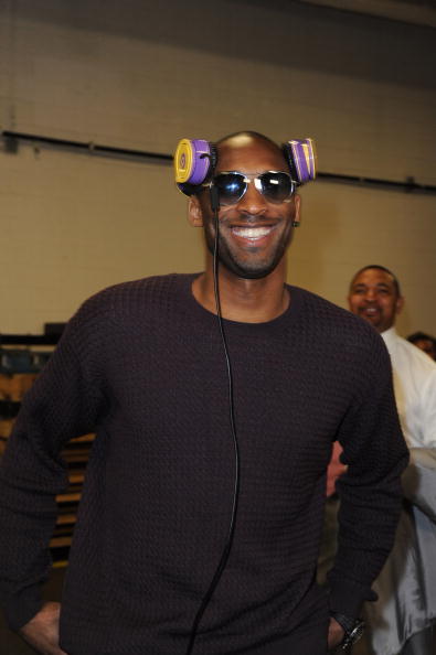 路人称是其拳迷&请喝奶茶 朱芳雨回应时玩梗：奶茶我只喝萨姆纳（路人自称其“拳迷”欲请喝奶茶，朱芳雨幽默回怼：奶茶只喝萨姆纳）