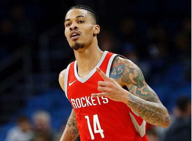 这次三分拉开比分差距（这记三分将分差拉开）