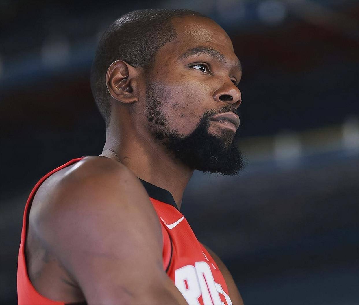 发布仅4个小时后，梅西造访诺坎普社媒动态点赞已突破1000万（发布4小时，梅西造访诺坎普动态点赞突破千万）