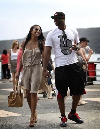 定了？老詹一到两年就退役？除非海外淘金还真差不多（老詹或1-2年内退役，除非转战海外淘金）