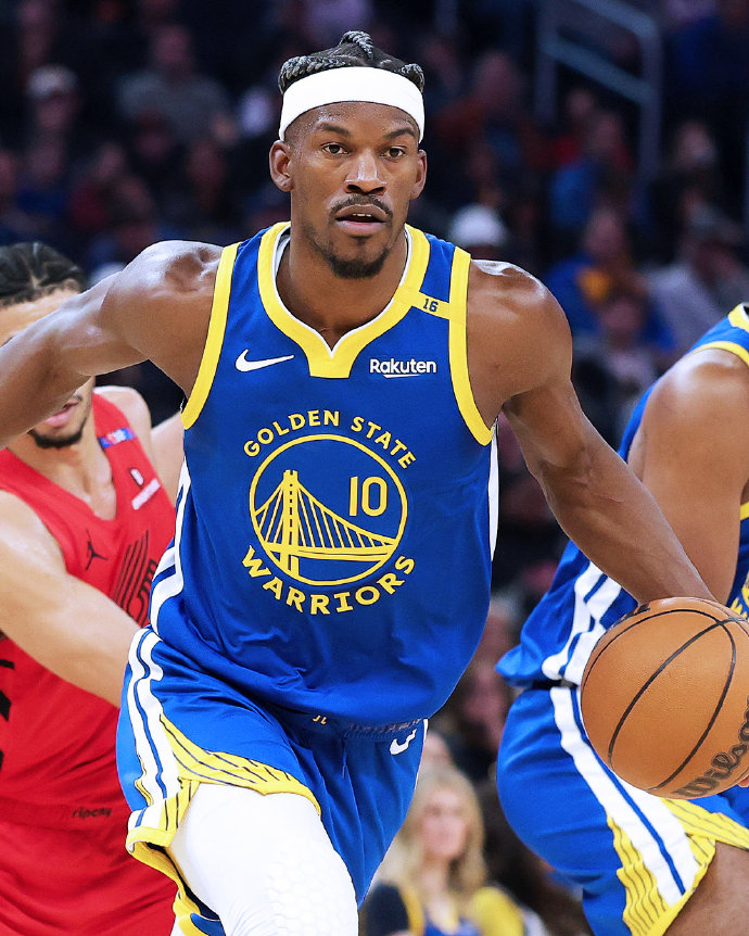 梅西印度行首站结束：凌晨抵达，下午场内亮相因骚乱提前结束（梅西印度行第一站落幕：凌晨入境，下午球场亮相因骚乱被提前叫停）