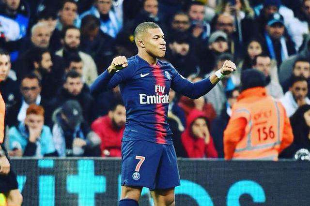 阿什拉夫荣膺2025年非洲足球先生，拉莫斯社媒发文祝贺（阿什拉夫当选2025年非洲足球先生，拉莫斯社媒送上祝贺）