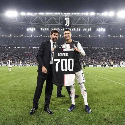 沙特联赛CEO：我们欢迎萨拉赫，但与球员谈判是俱乐部的责任（沙特联赛CEO：欢迎萨拉赫，谈判由俱乐部负责）