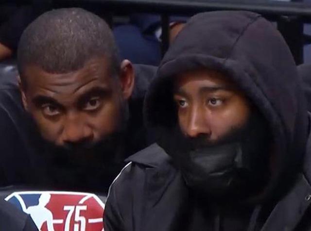 状态太差！霍福德&波杰姆斯基合计16中3，外线12中1（手感低迷！霍福德与波杰姆斯基合计16投3中，三分12投仅1中）