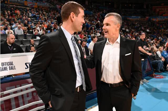 NBA球员数据榜：字母哥助攻领跑（NBA球员数据榜单：字母哥助攻居首）