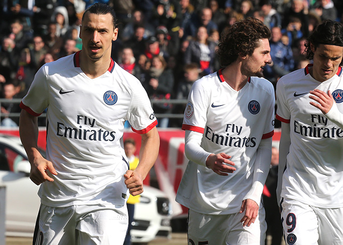 万-比萨卡8.7分羞辱老东家，曼联主场闷平保级队，阿莫林换人再遭质疑（万-比萨卡获8.7分刺痛旧主，曼联主场被保级队逼平，阿莫林换人再遭质疑）