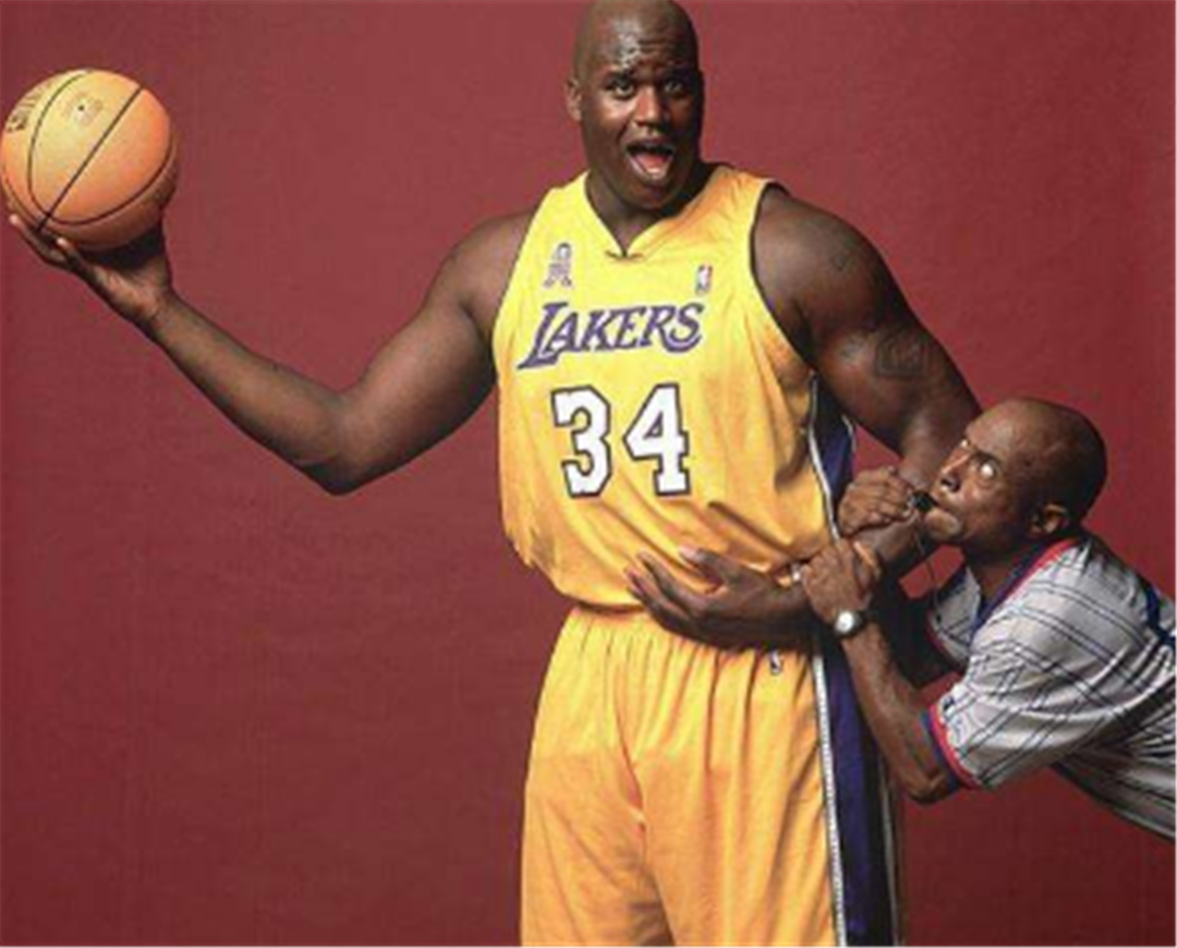 恩里克：裁判只给卡马拉黄牌？只能说舍瓦利耶很幸运没受大伤（恩里克质疑仅罚卡马拉黄牌：舍瓦利耶幸运未受重伤）