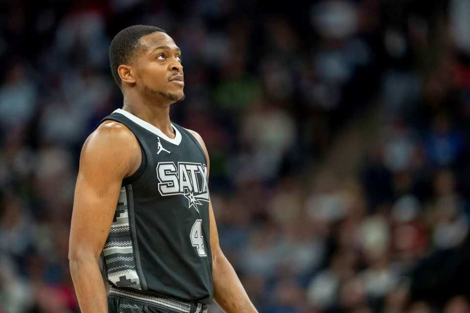 珀塞尔拉拽张力升：一场激情四溢的篮球对决（珀塞尔牵动全场，张力飙升：热血篮球巅峰对决）