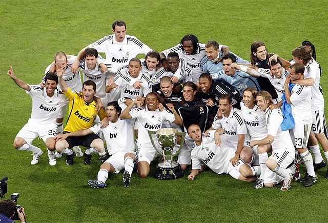 世欧预半场：奥斯马吉闪击，佩里西奇点射，黑山2-1克罗地亚（世欧预半场战报：奥斯马吉开场破门，佩里西奇点射，黑山暂2-1领先克罗地亚）