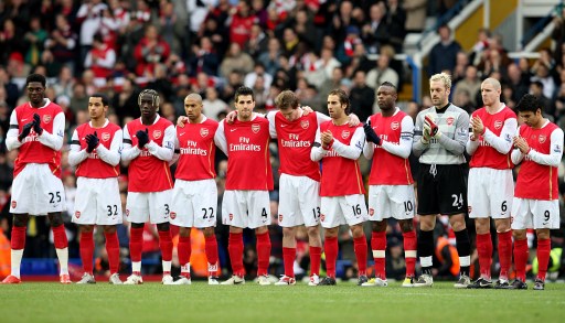 湖人生涯最强一战！斯玛特狂轰8记三分砍26分创赛季新高（湖人巅峰战！斯玛特飙进8记三分砍26分刷新赛季新高）