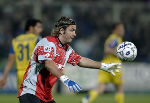 本赛季巴雷特出战时猛龙胜率70.6%，缺席时仅33.3%（巴雷特在阵时猛龙本季胜率70.6%，缺阵仅33.3%）