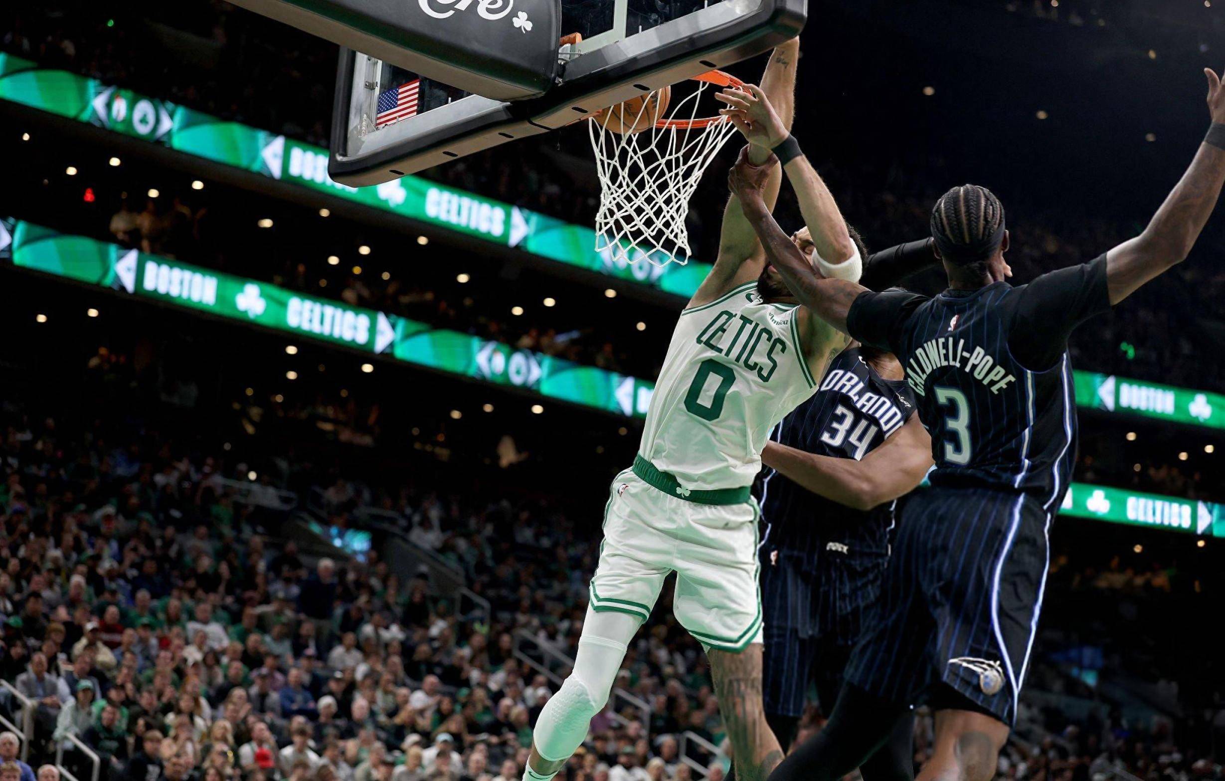 过往欧冠14次出现单赛季前6战全胜球队，最终仅2队夺冠（欧冠历史共14次有球队单季前6场全胜，但最终仅两队夺冠）