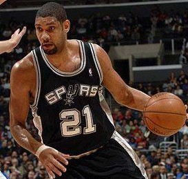 多特4-0十人黄潜，吉拉西双响，阿德耶米、斯文松建功，法比奥-席尔瓦失点（十人黄潜遭多特4-0横扫：吉拉西梅开二度，阿德耶米、斯文松破门，法比奥-席尔瓦点球失手）